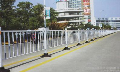 國標認證 優(yōu)質(zhì)產(chǎn)品熱銷品質(zhì)道路護欄專業(yè)廠家生產(chǎn)歡迎咨詢圖片_高清圖_細節(jié)圖-臨朐縣豐瑞德飼料銷售部 -