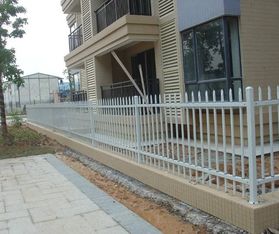 別墅區風景區 同樣是護欄,為什么鋅鋼圍欄使用的地方這么高端