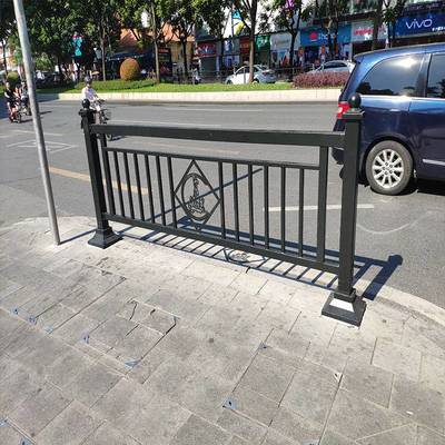 湛江市政護欄 保障交通安全的定制化防護解決方案