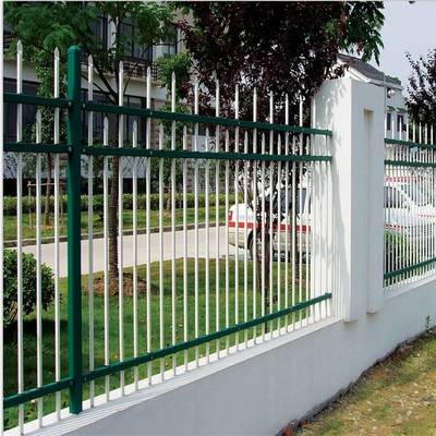 如何選擇高品質(zhì)圍墻護(hù)欄 塑鋼欄桿與噴塑護(hù)欄網(wǎng)全方位解析