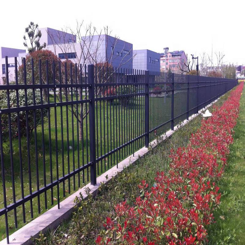贛州信豐鐵藝圍墻護(hù)欄批發(fā)與廠家直供 福護(hù)欄的品質(zhì)之選